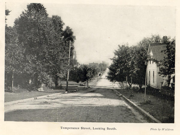 Temperance Street looking south
